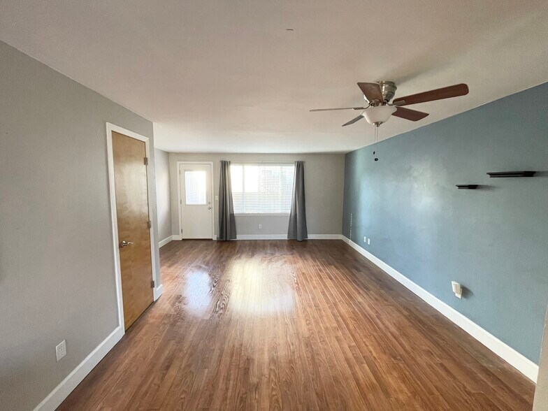 Building Photo - 1706 Avalon