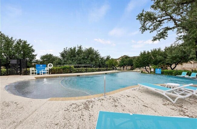 Building Photo - 15224 Glen Heather Dr