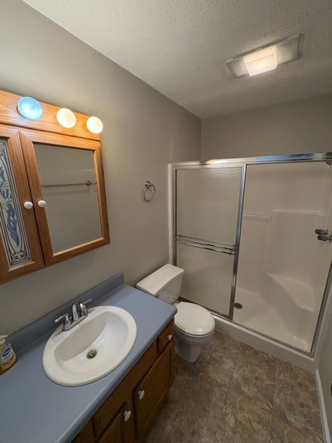 Building Photo - 153 Oakleaf Cir