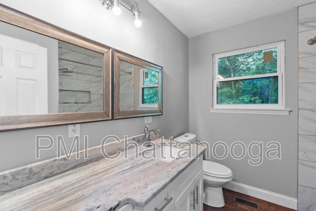 Building Photo - 876 Childress Hollow Rd