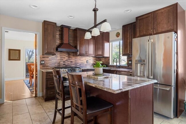 Building Photo - 737 Summerwood Dr