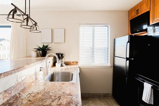 Building Photo - 6380 S Boston St