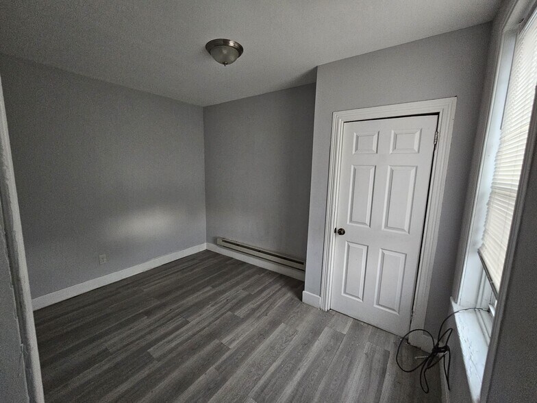 1st Bedroom - 5210 Master St