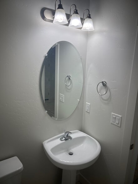 Half Bath - 2317 W Mission Timber Cir