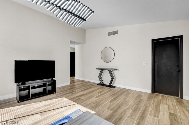 Building Photo - 6009 W Carpenteria Way