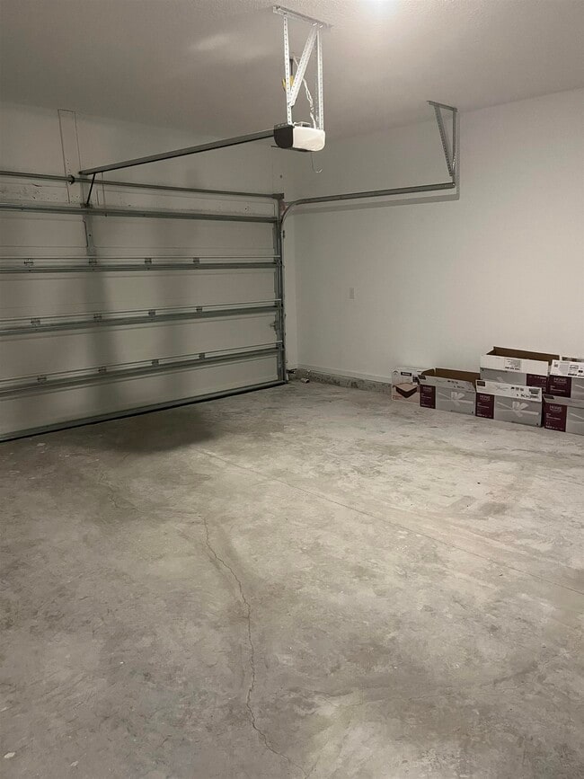 Building Photo - 207 Silver Myrtle Ct