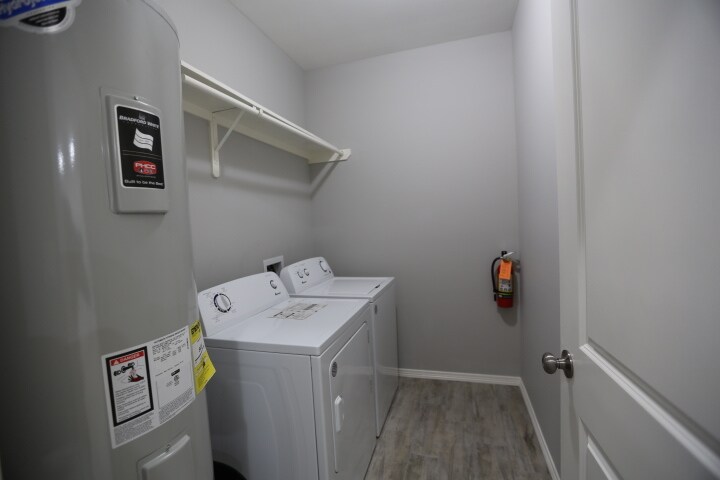 Building Photo - 1402 W Heritage Dr