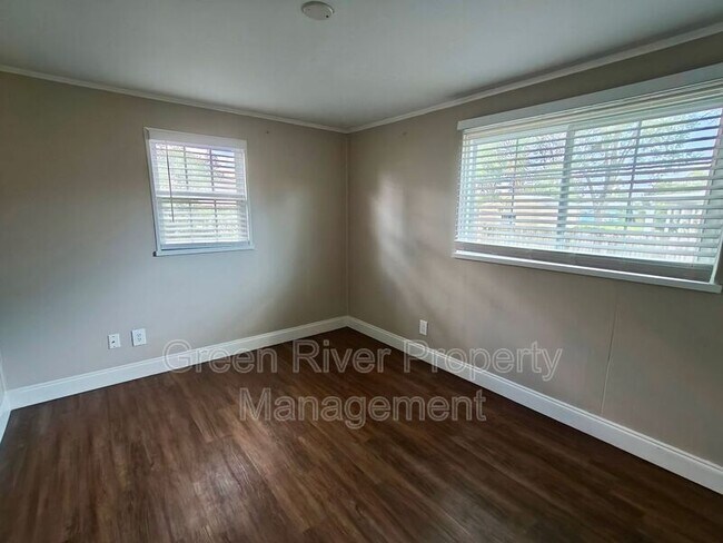 Building Photo - 146 Phoenetia Dr