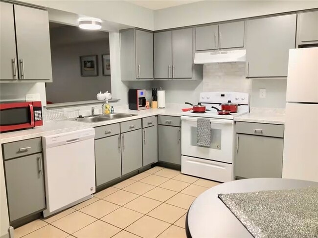 Building Photo - 106 NW Park St