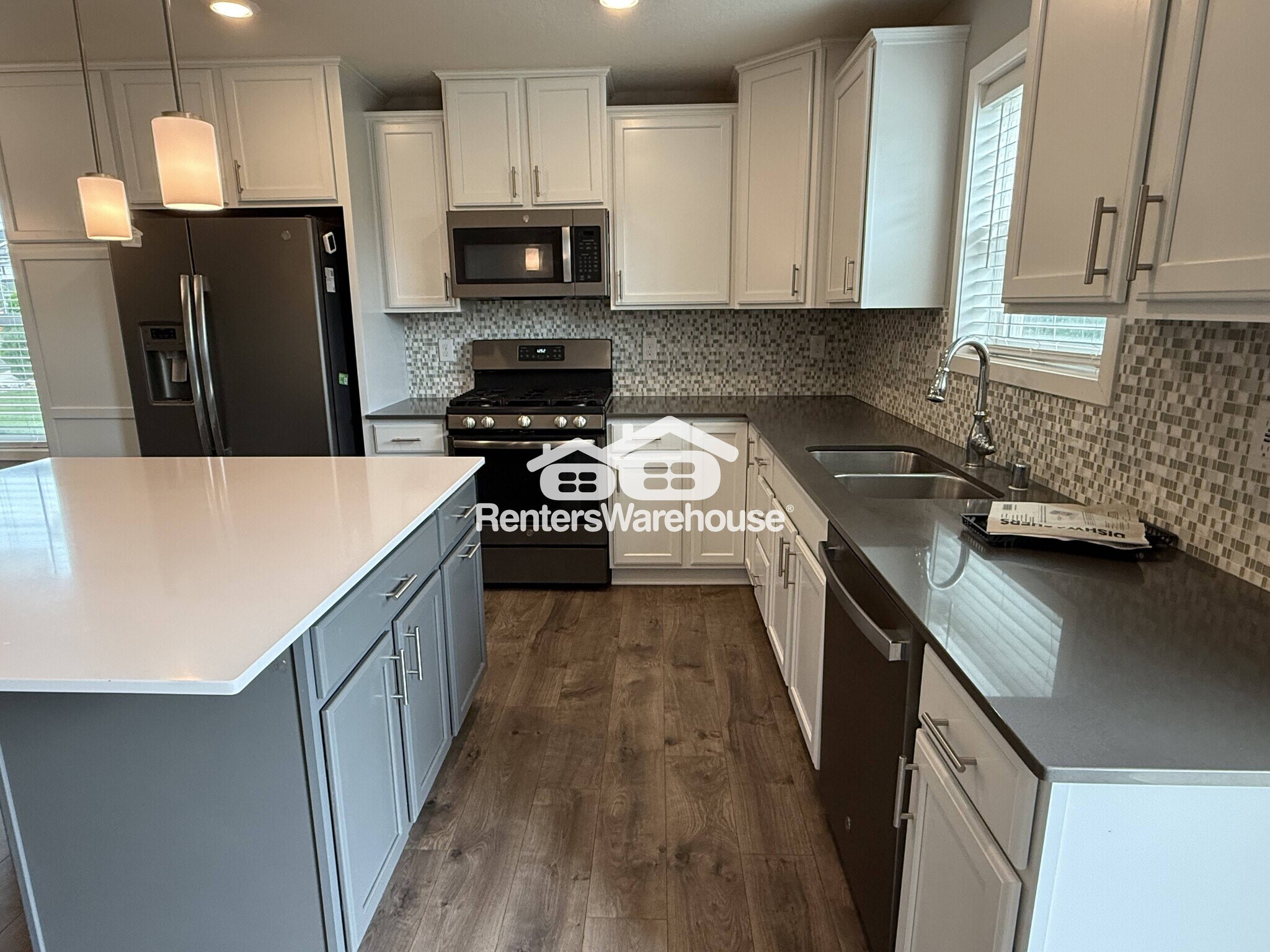 Building Photo - 5651 Cattail Ct NE