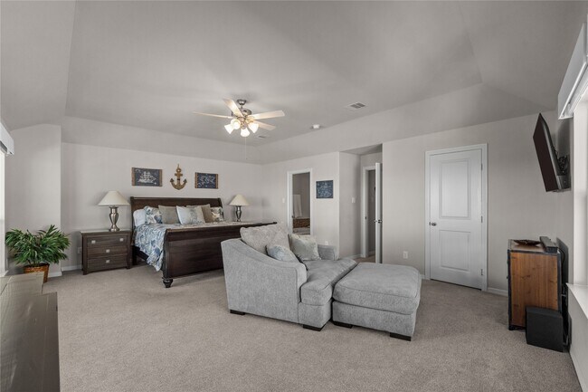 Building Photo - 715 Bayshore Dr