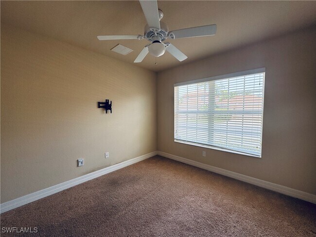 Building Photo - 10480 Carolina Willow Dr