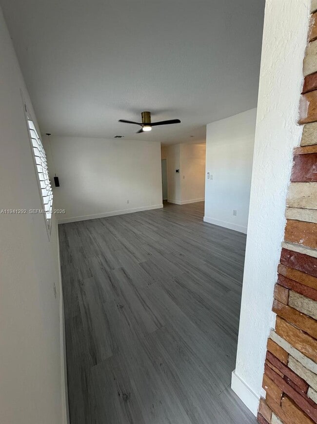 Building Photo - 3030 SW 96th Ave