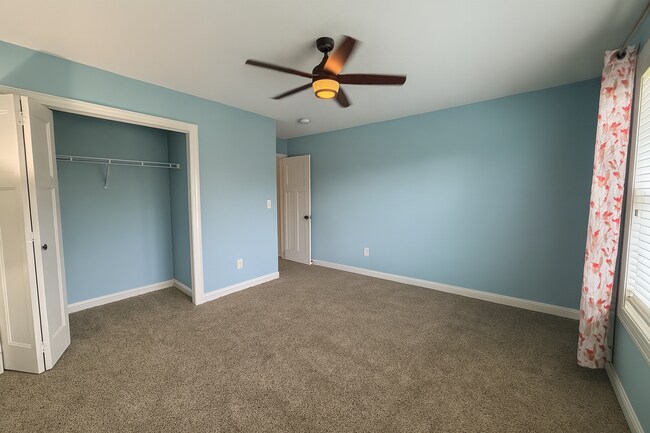 Building Photo - Beautifully Spacious 4bed 3.5bath Home, in...