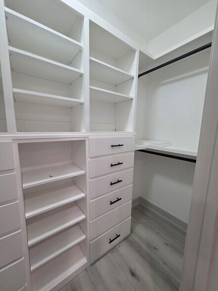 Building Photo - 7476 Woodland Trace Ct