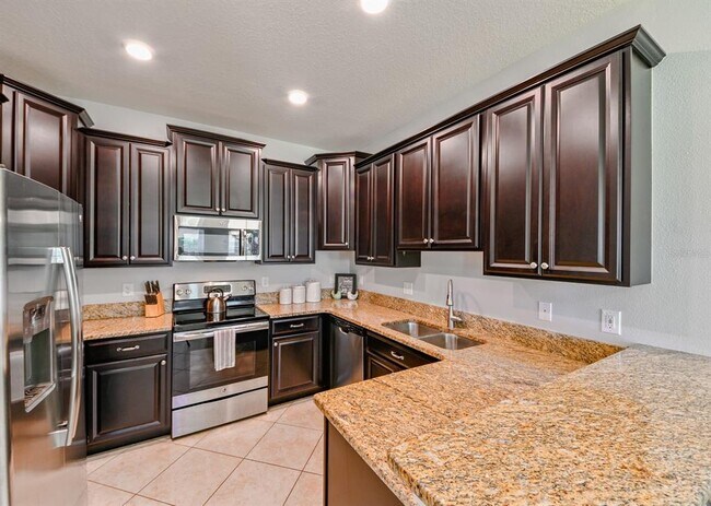 Building Photo - 13529 Crest Lake Dr