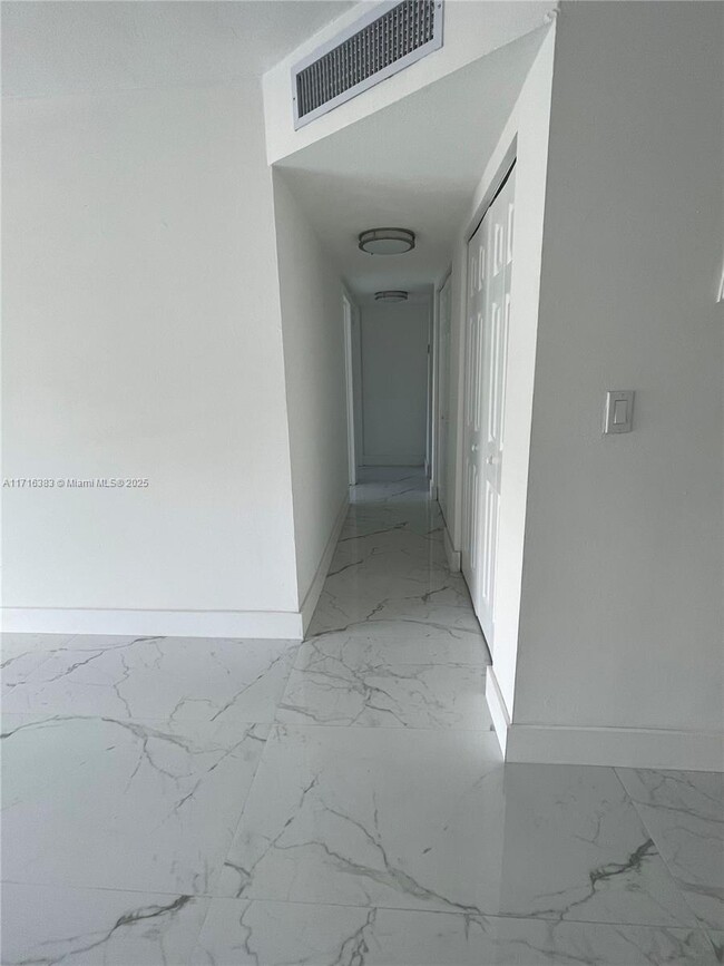 Building Photo - 2 bedroom in North Miami Beach FL 33160