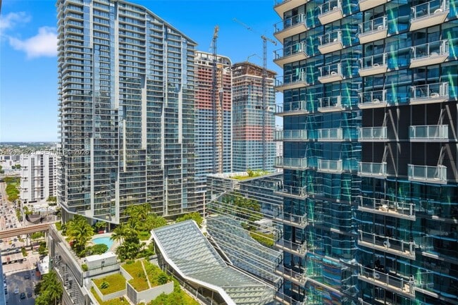 Building Photo - 801 S Miami Ave