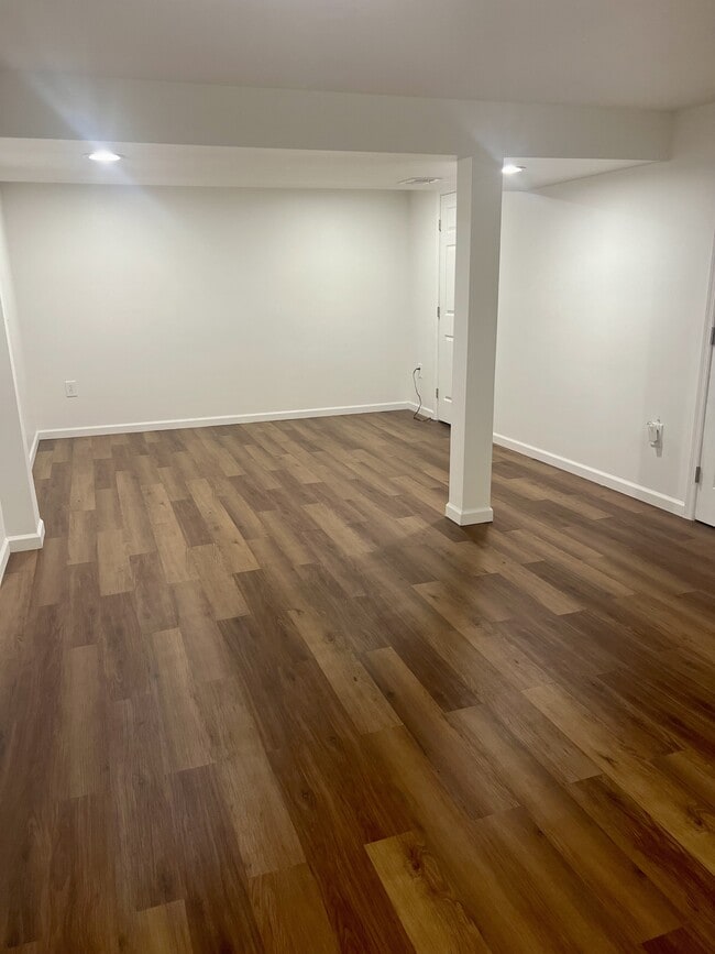 Building Photo - 3012 Oxon Run Ct