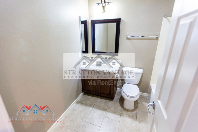 Building Photo - 544 N Alma School Rd