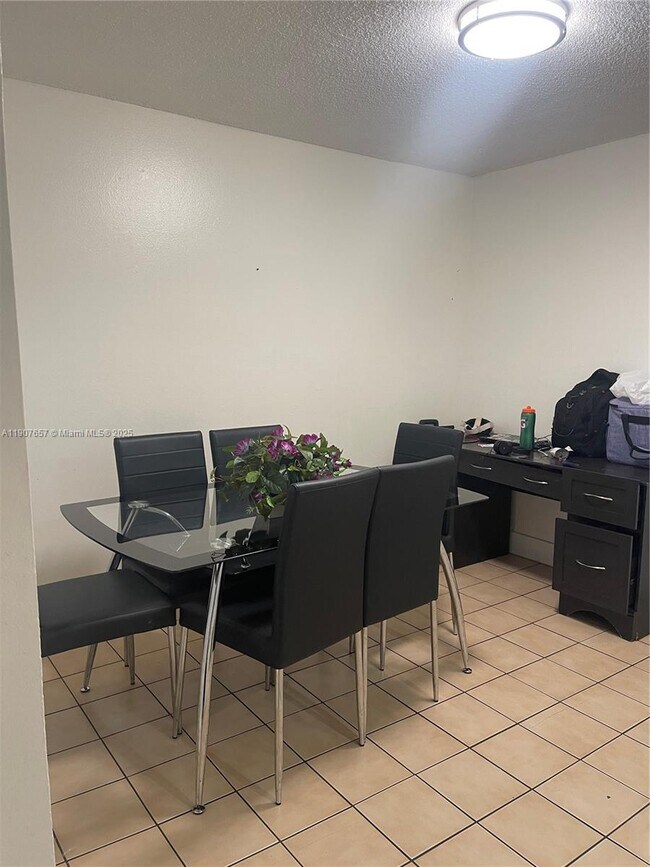 Building Photo - 6190 W 19th Ave