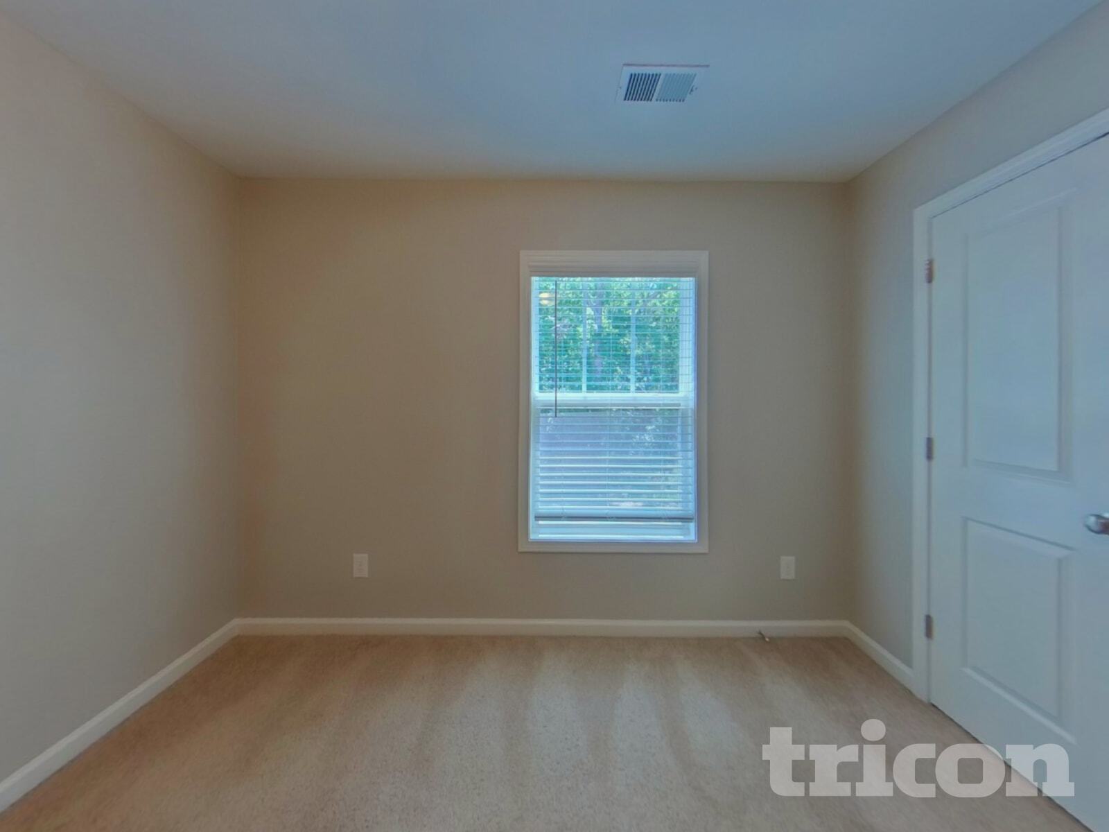Building Photo - 563 Roseridge Dr