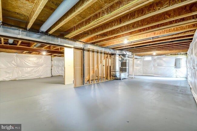 Building Photo - 240 Davis St