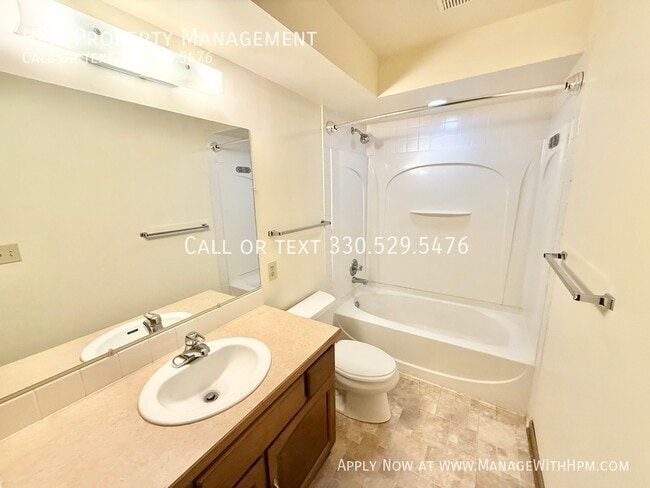 Building Photo - 2379 Ashdale St NW