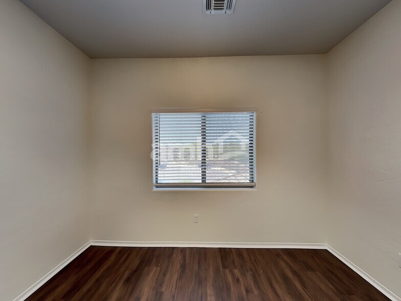 Building Photo - 397 East Placita Rejilla
