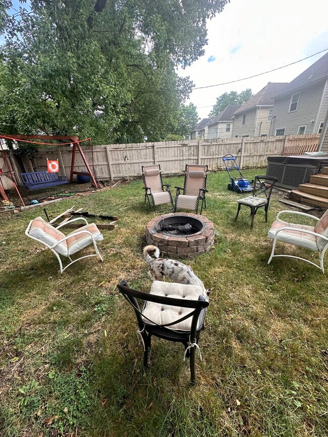 Firepit - 1420 Meadow Rd