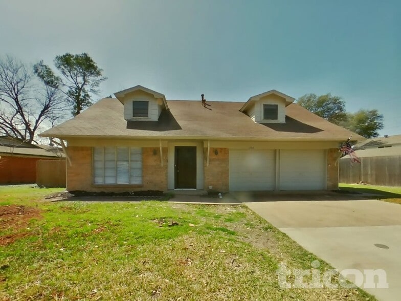 Building Photo - 1706 Crooks Ct