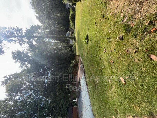 Building Photo - 1255 Angelia Dr SW