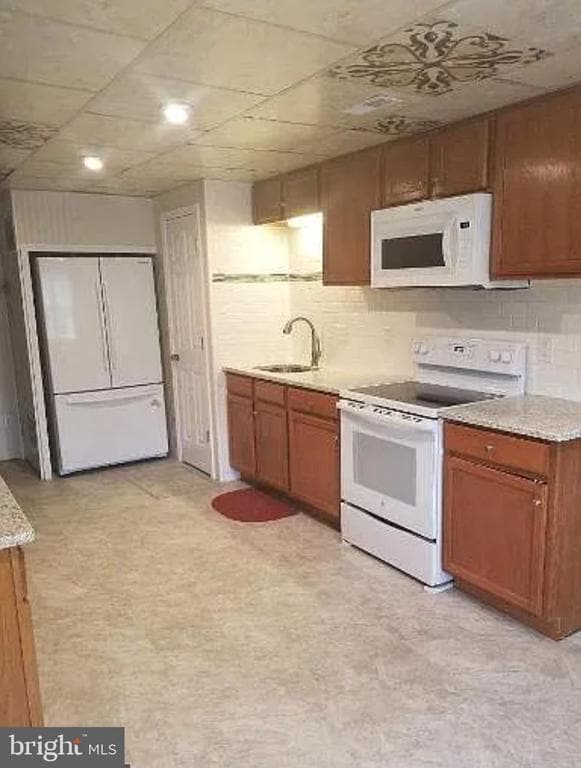 Building Photo - 230 High St E