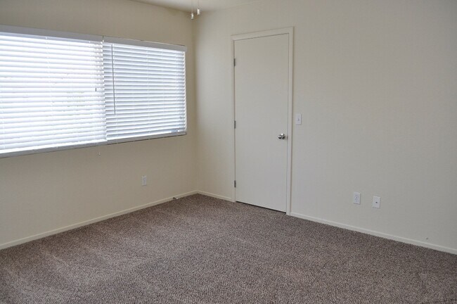 Building Photo - 10137 Maidens Wreath Ct