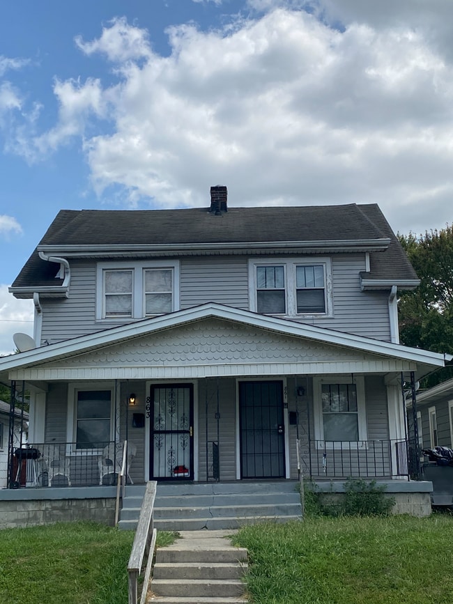 Building Photo - 861 N Drexel Ave