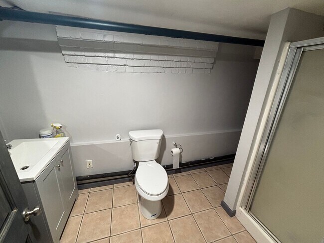 Building Photo - 163 Ackley Ave
