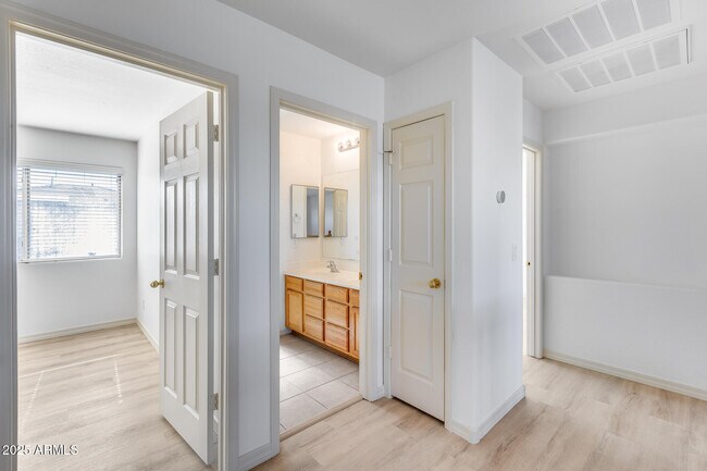 Building Photo - 17435 W Saguaro Ln