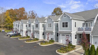 Building Photo - The Landing at Guilford