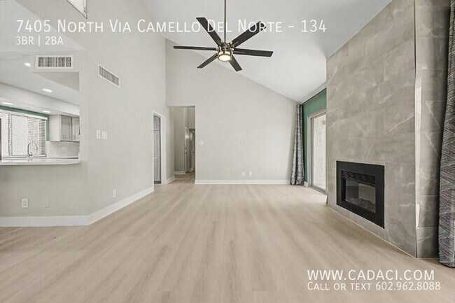 Building Photo - 7405 N Vía Camello Del Norte