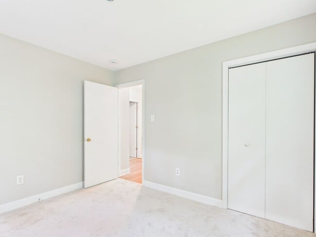 Building Photo - 3041 Clintwood Rd