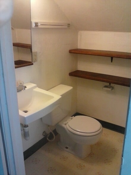 2nd floor Bathroom - 2909 NW Fillmore Ave