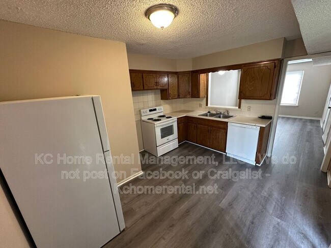Building Photo - 838 Saddlewood St