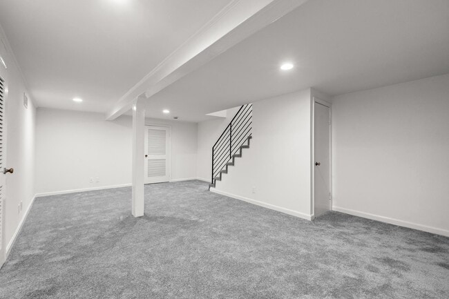 Building Photo - 2814 Bellevue Terrace NW