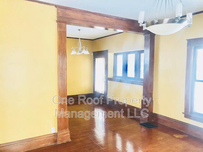 Building Photo - 2635 Victor St