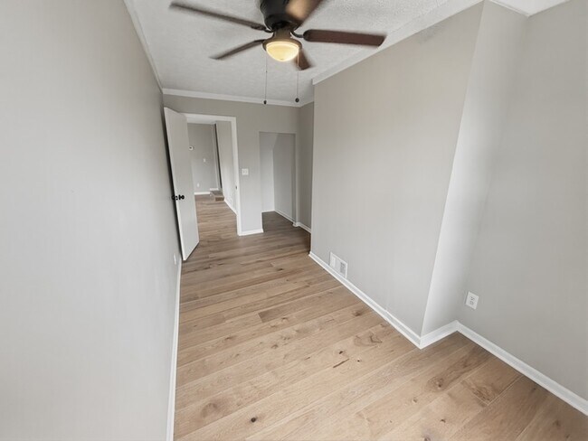 Building Photo - 1321 Hermes Ave