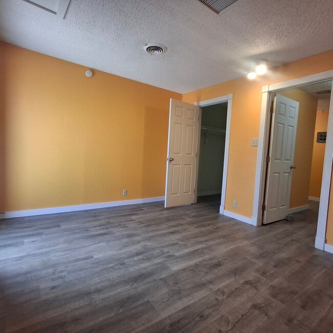 Building Photo - 212 W San Vicente St