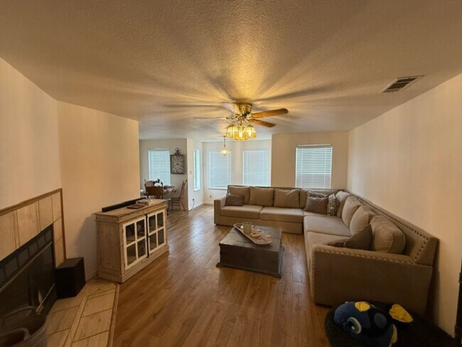 Building Photo - Resort-Style Living at Poker Flats gated community – 4 BR / 3 BA Multi-Level Home
