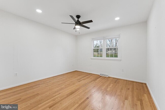 Building Photo - 2302 Tanglevale Dr