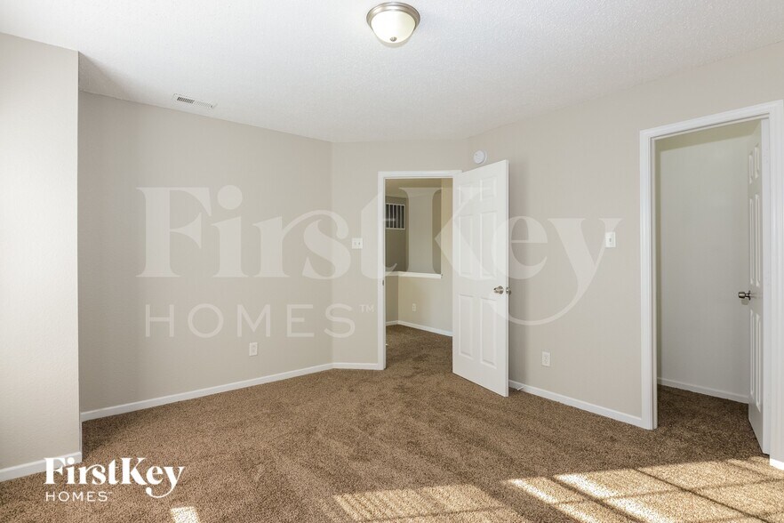 Building Photo - 10473 Windward Dr