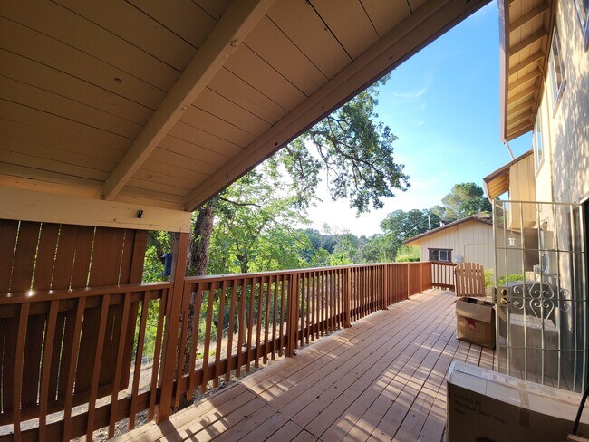 Building Photo - 14565 Carriage Ln